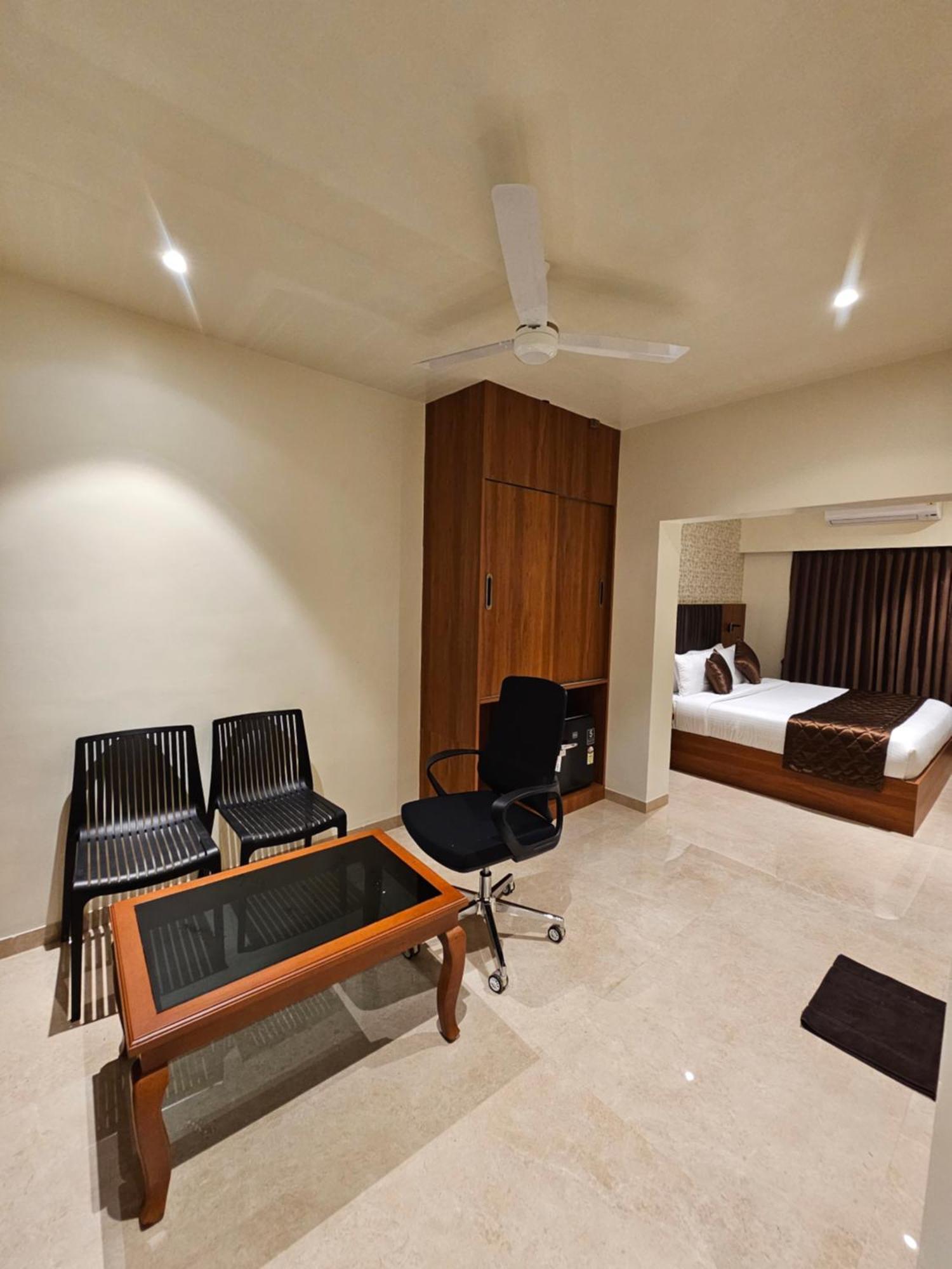 Hotel Pl Grand Karaikudi Exterior foto